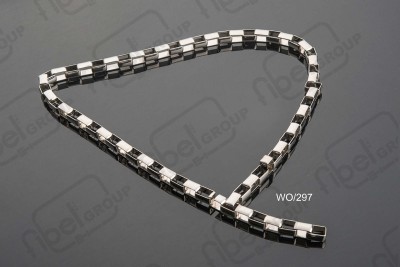 <i18n class='notranslate'>Belts made of metal and other materials</i18n>