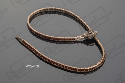 <i18n class='notranslate'>Belts made of metal and other materials</i18n>