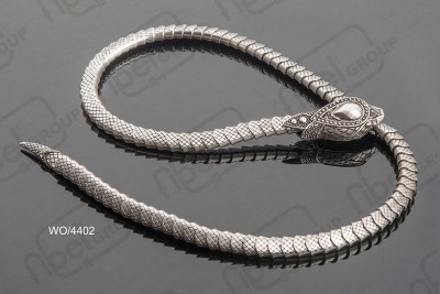 <i18n class='notranslate'>Belts made of metal and other materials</i18n>