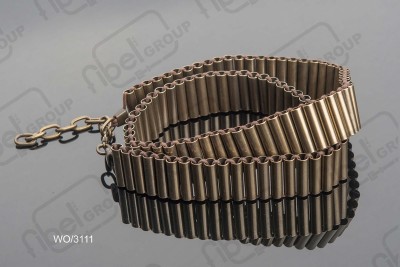 <i18n class='notranslate'>Belts made of metal and other materials</i18n>