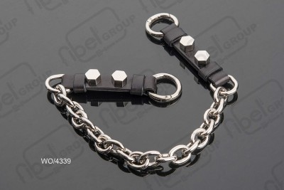 <i18n class='notranslate'>Trousers chains - chain pants</i18n>