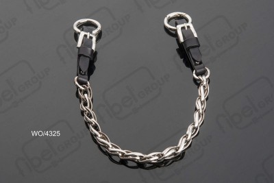 <i18n class='notranslate'>Trousers chains - chain pants</i18n>