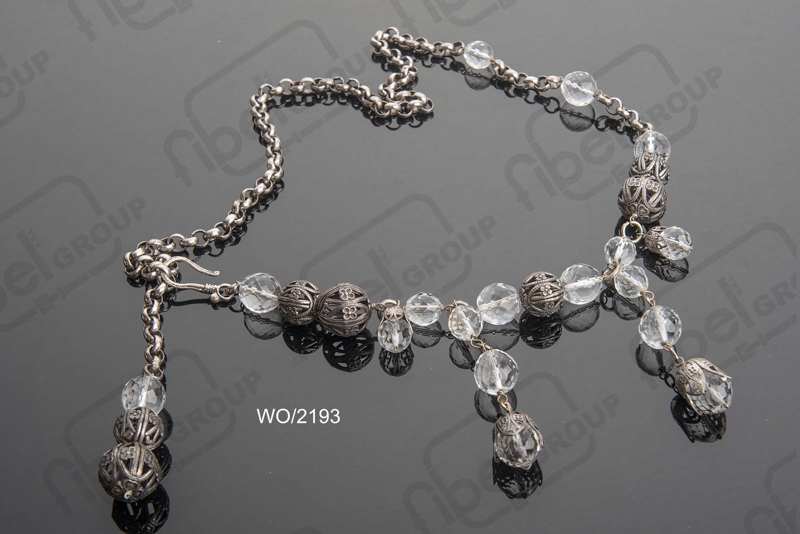 <i18n class='notranslate'>Belts made of metal and other materials</i18n>