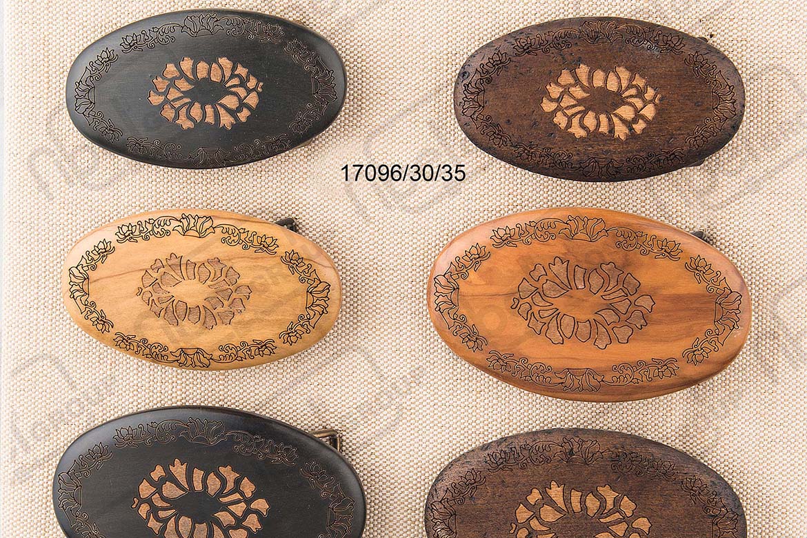 <i18n class='notranslate'>Buckles with wood</i18n>