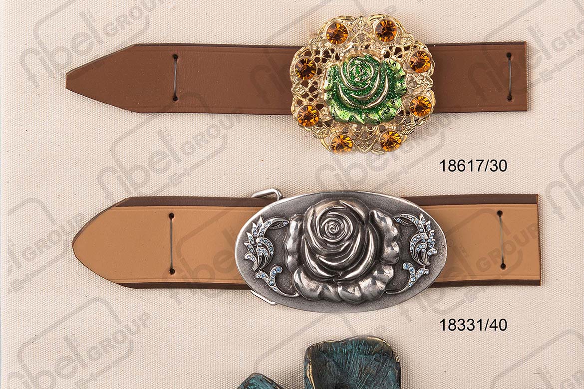 <i18n class='notranslate'>Floral style buckles</i18n>