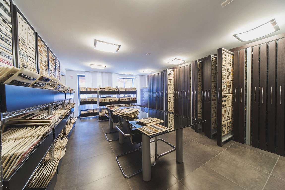 <i18n class='notranslate'>Showroom Fibel Group</i18n>