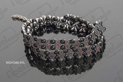 Cinture in metallo e altri materiali