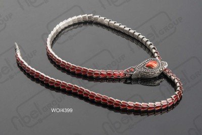 Cinture in metallo e altri materiali