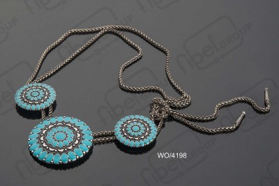 Cinture in metallo e altri materiali