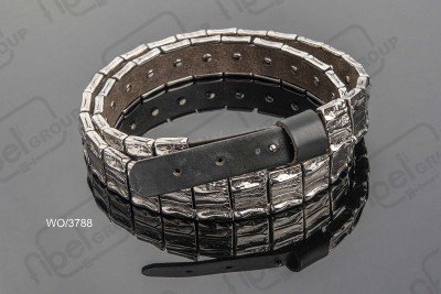 Cinture in metallo e altri materiali