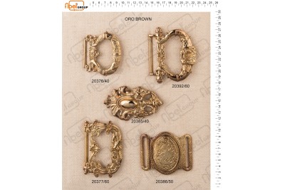 <i18n class='notranslate'>Baroque style buckles</i18n>