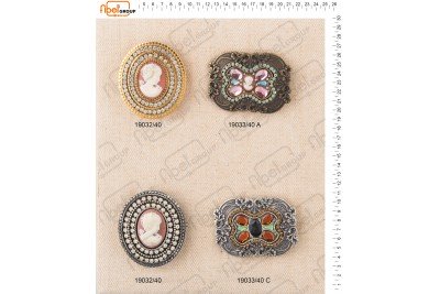 <i18n class='notranslate'>Baroque style buckles</i18n>