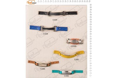 Fibbie piccole e morsetti calzatura