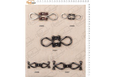 Fibbie piccole e morsetti calzatura